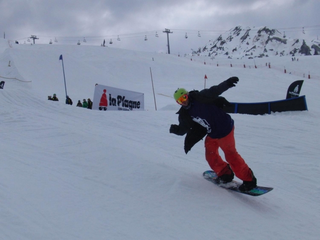  il y a aussi du snowboard